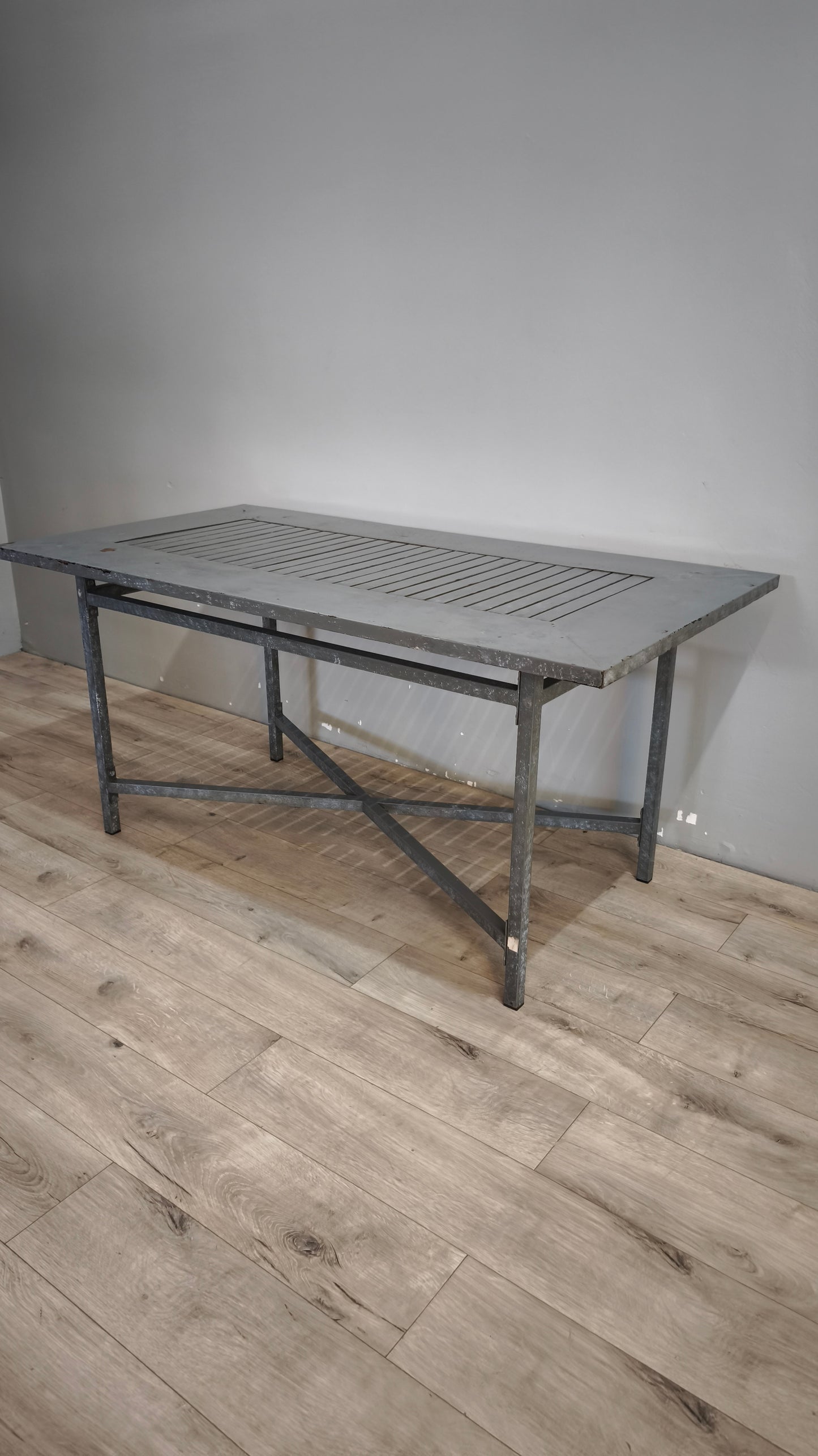 91719 Tavolo in metallo stile industriale