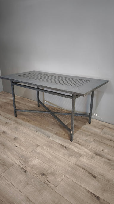 91719 Tavolo in metallo stile industriale