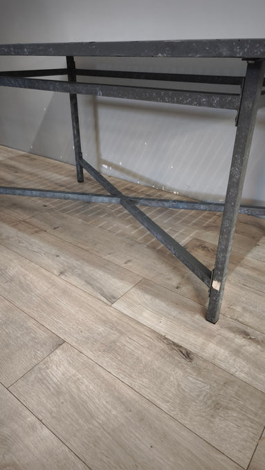 91719 Tavolo in metallo stile industriale