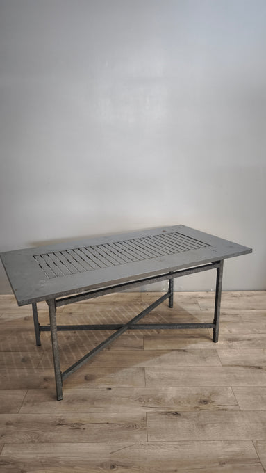 91719 Tavolo in metallo stile industriale