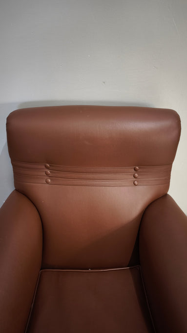 194 Poltrona in pelle marrone