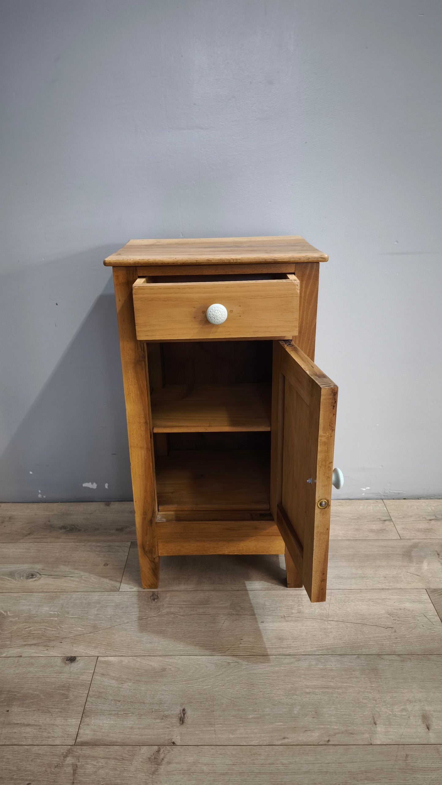 91785 Comodino singolo in legno