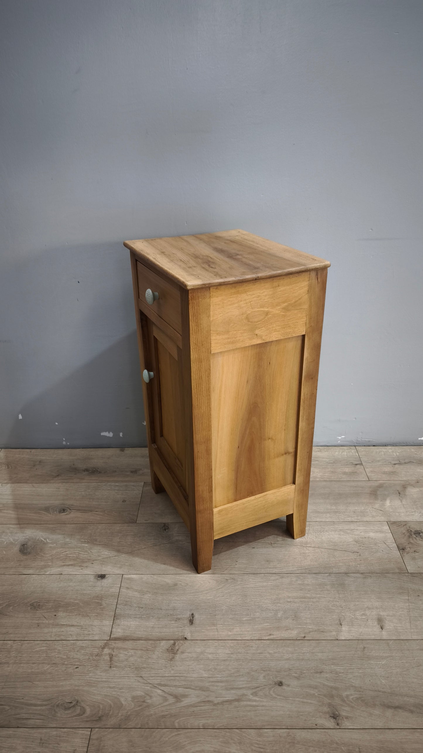 91785 Comodino singolo in legno