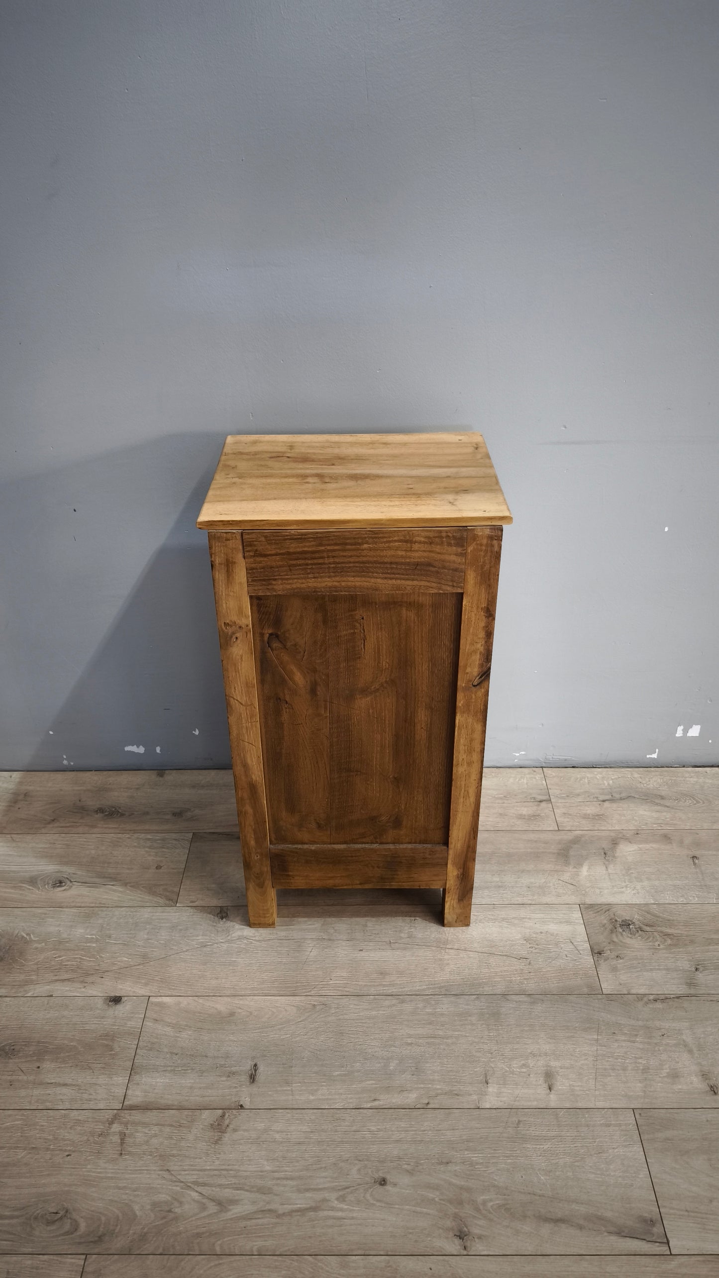 91785 Comodino singolo in legno