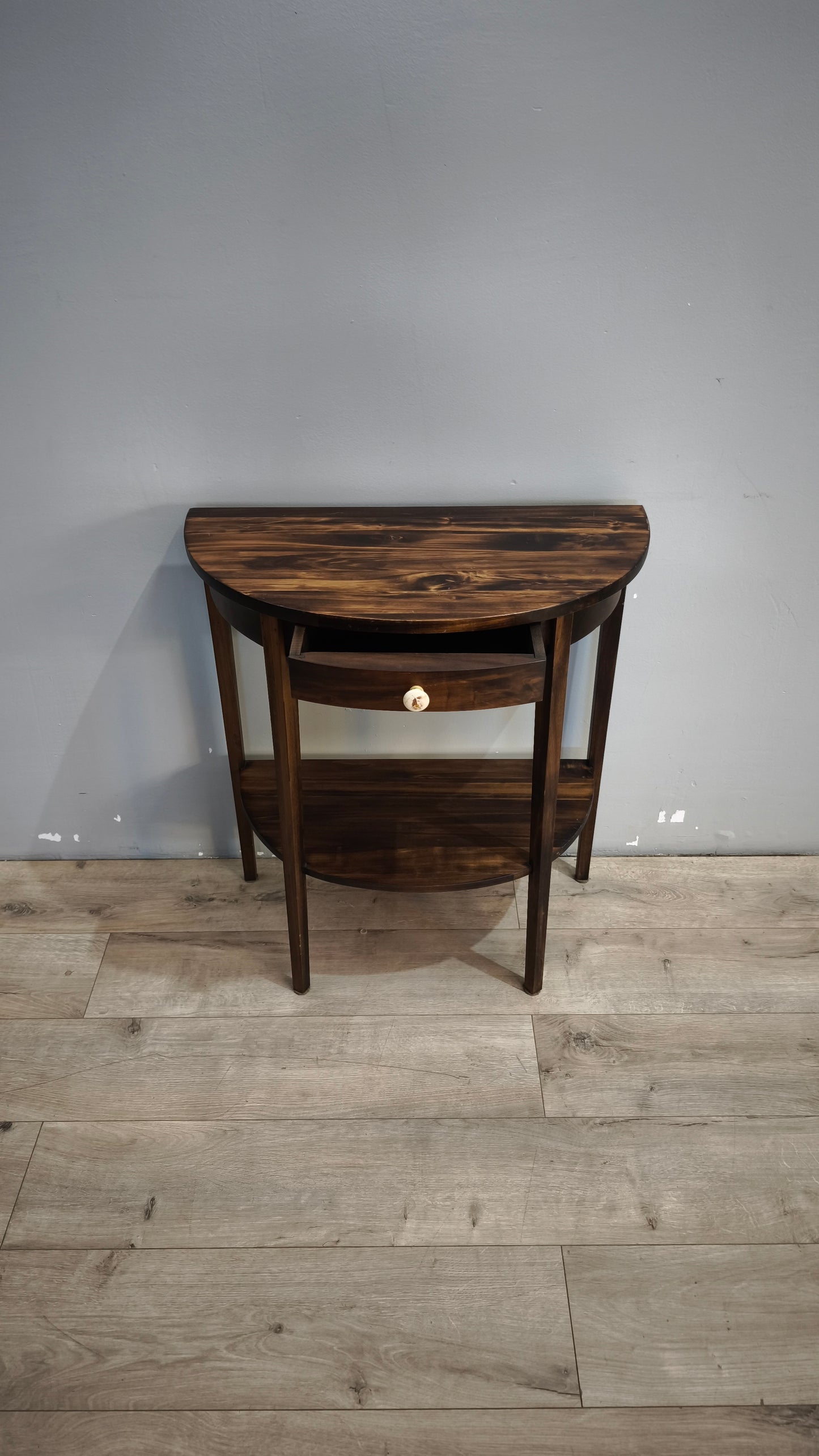91790 Piccola console in legno con cassetto frontale e ripiano