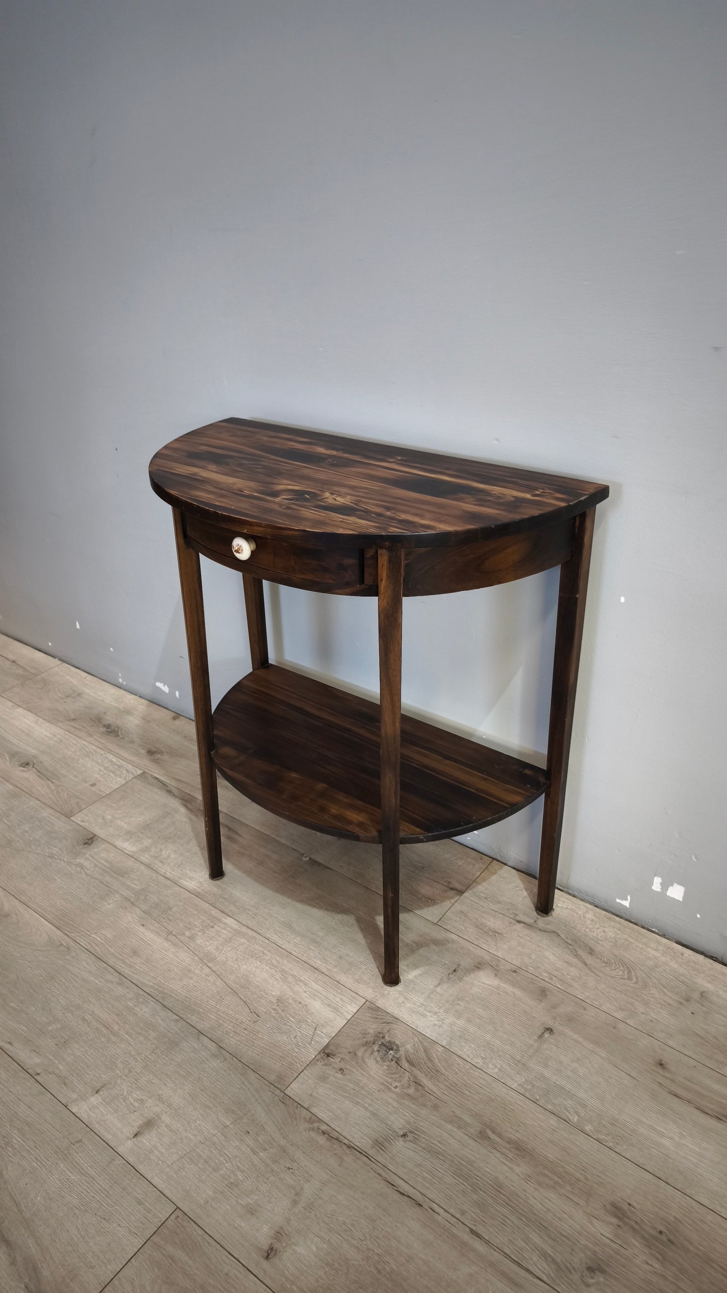 91790 Piccola console in legno con cassetto frontale e ripiano