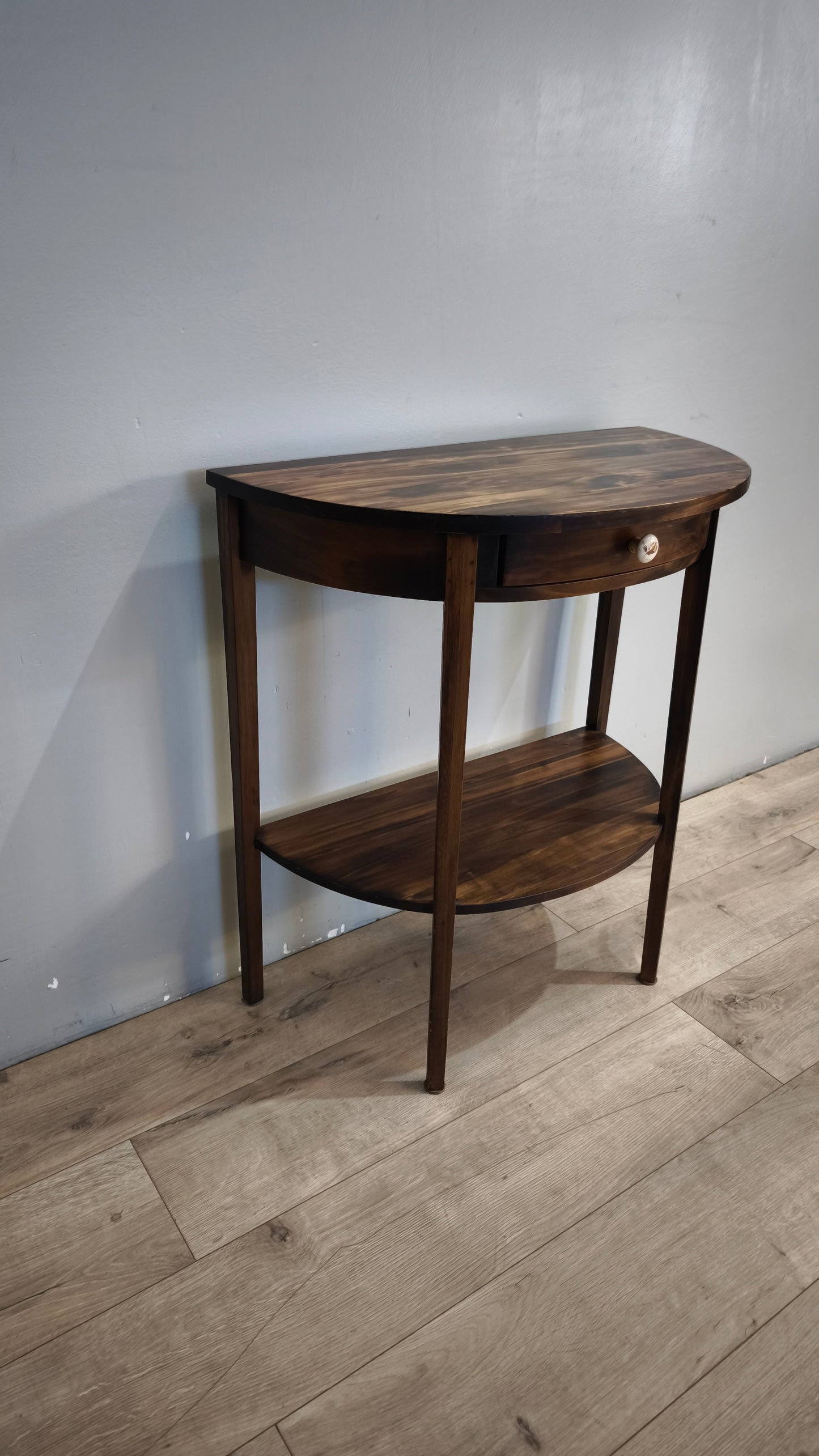 91790 Piccola console in legno con cassetto frontale e ripiano