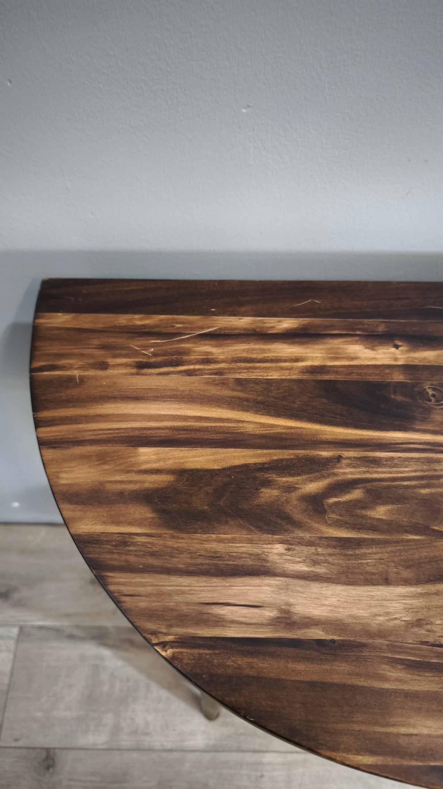 91790 Piccola console in legno con cassetto frontale e ripiano
