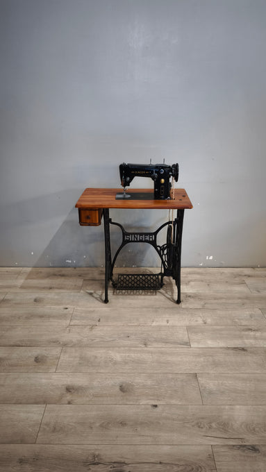 91793 Macchina da cucire Singer con base in ghisa