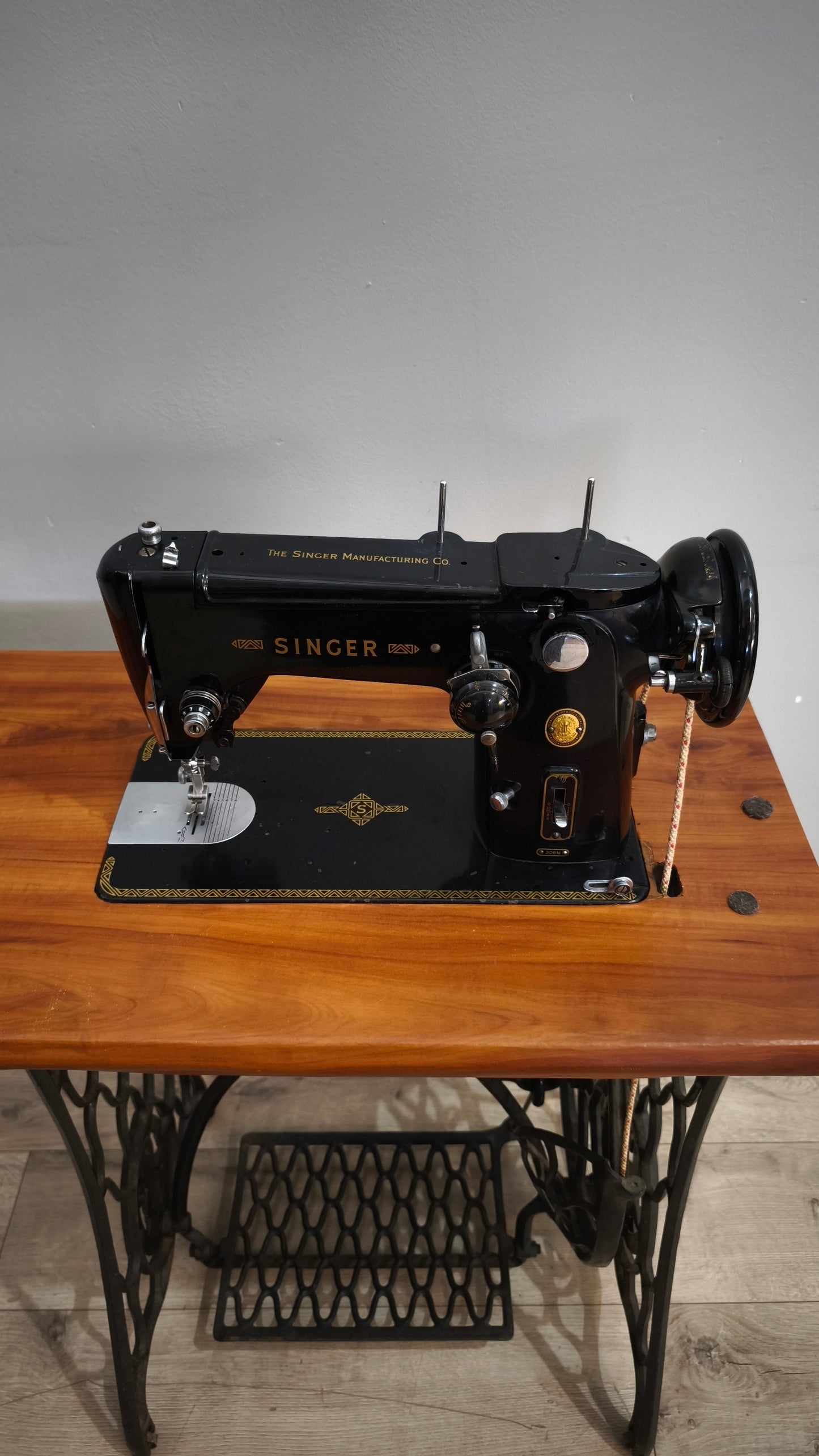 91793 Macchina da cucire Singer con base in ghisa