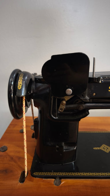 91793 Macchina da cucire Singer con base in ghisa