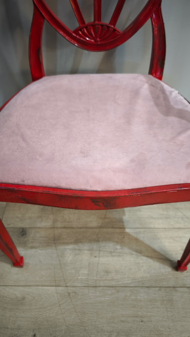 91797 Poltroncina in legno verniciata rossa con seduta rosa