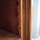 199 Vetrina due ante in legno con sportelli scorrevoli