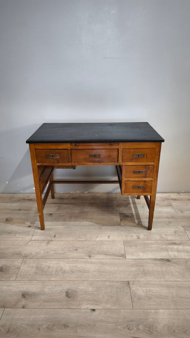 206 Scrivania in legno con piano nero