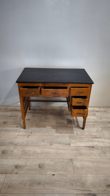 206 Scrivania in legno con piano nero