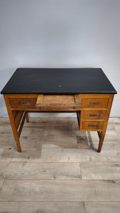 206 Scrivania in legno con piano nero