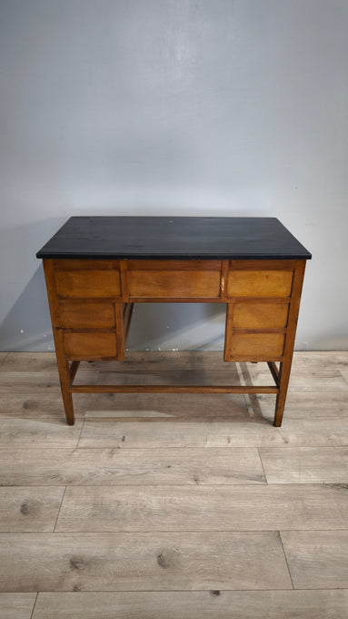 206 Scrivania in legno con piano nero