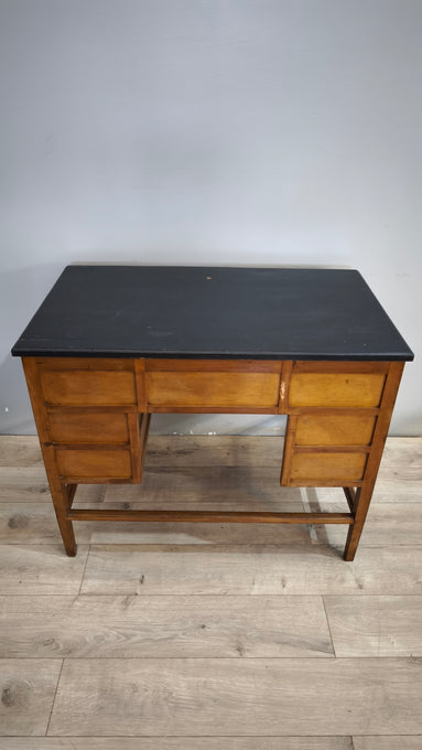 206 Scrivania in legno con piano nero