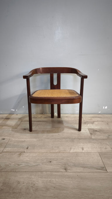 91802 Poltroncina in legno con seduta in paglia di Vienna