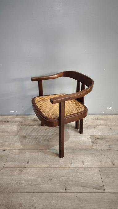 91802 Poltroncina in legno con seduta in paglia di Vienna