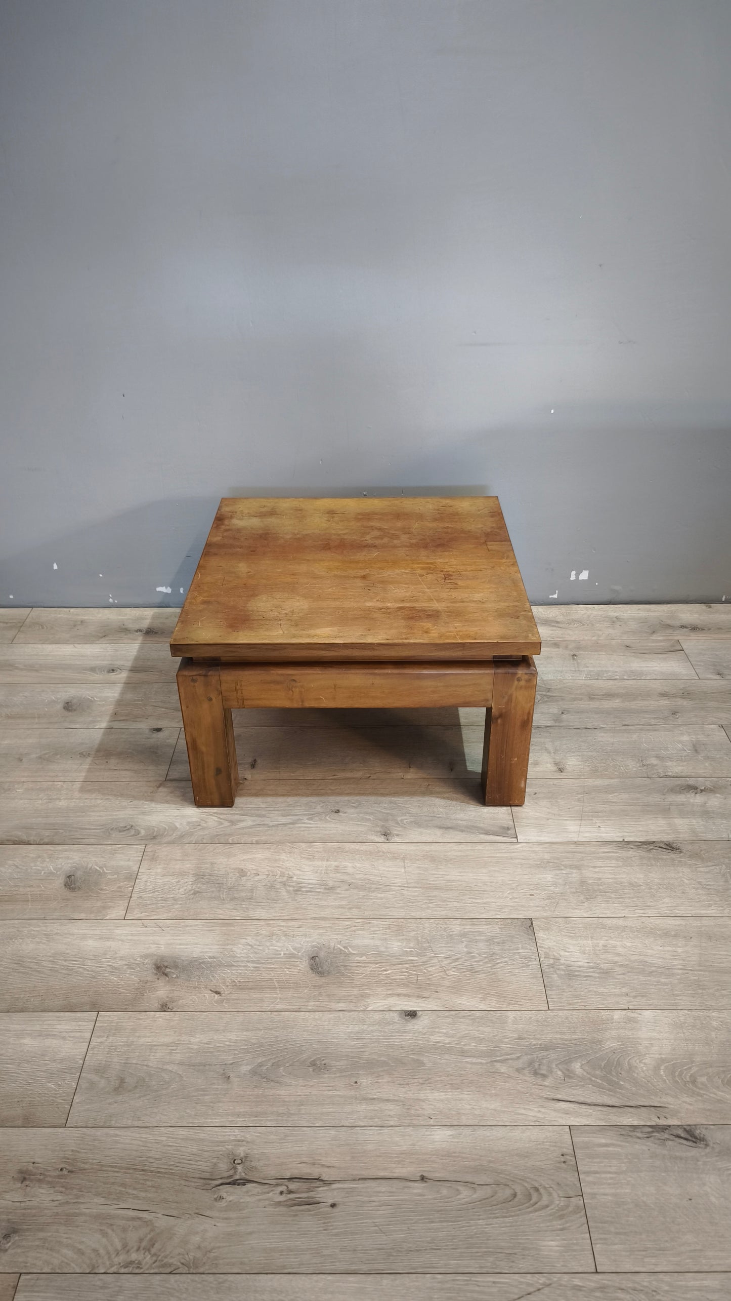 91838 Tavolino da salotto in legno con piano quadrato