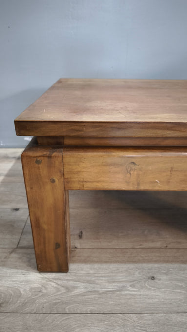 91838 Tavolino da salotto in legno con piano quadrato