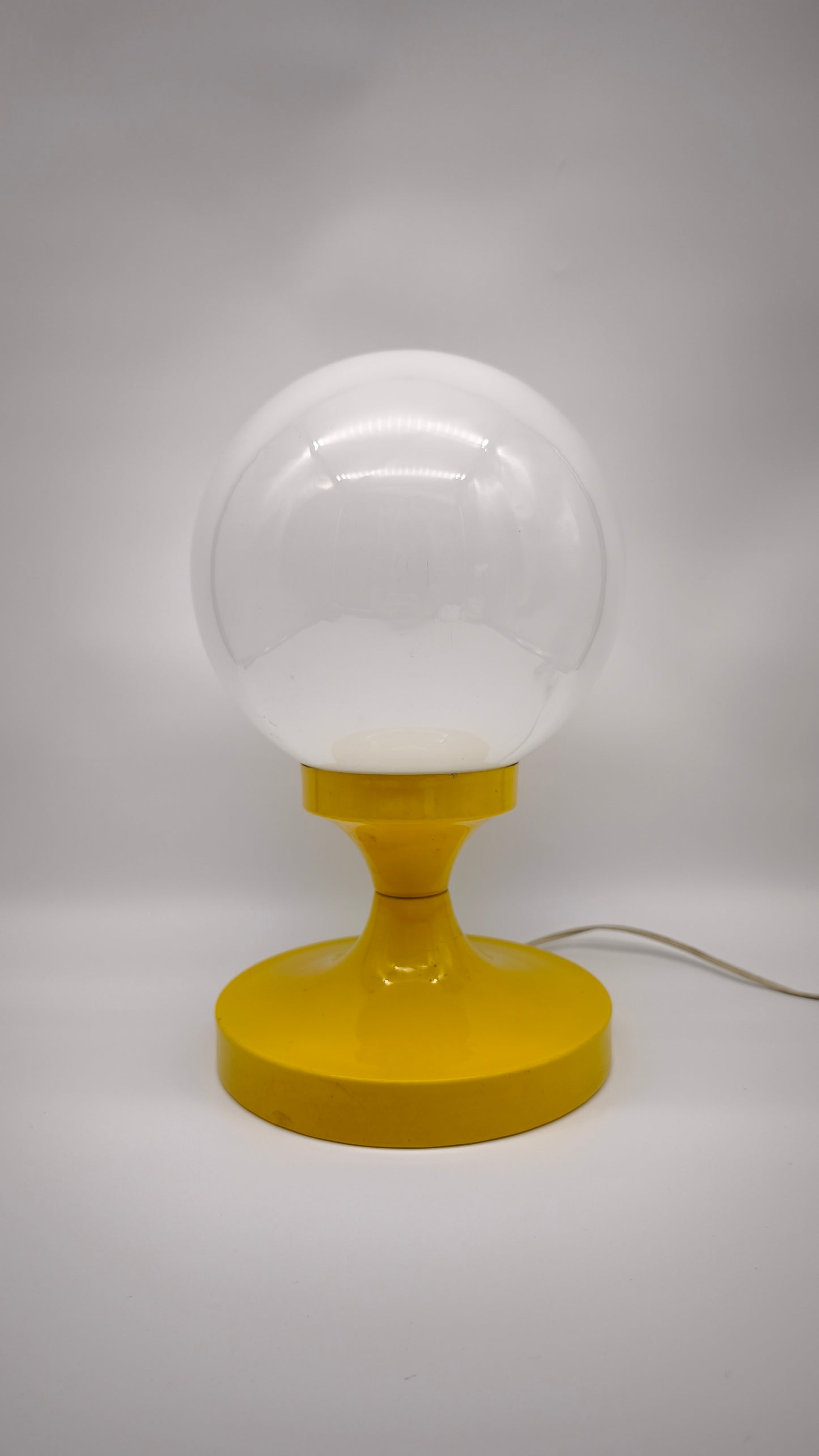 203 Lampada da tavolo Space Age con base gialla