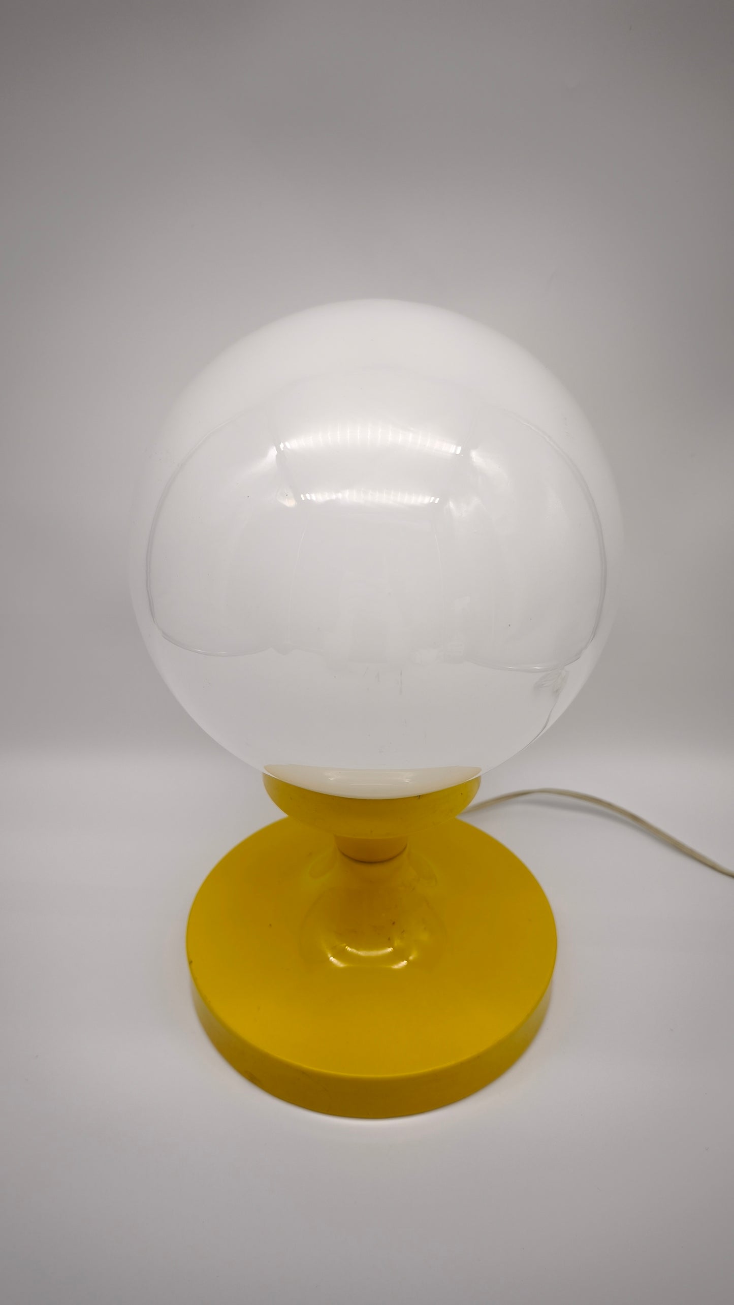 203 Lampada da tavolo Space Age con base gialla
