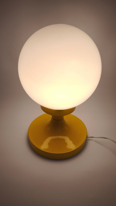 203 Lampada da tavolo Space Age con base gialla