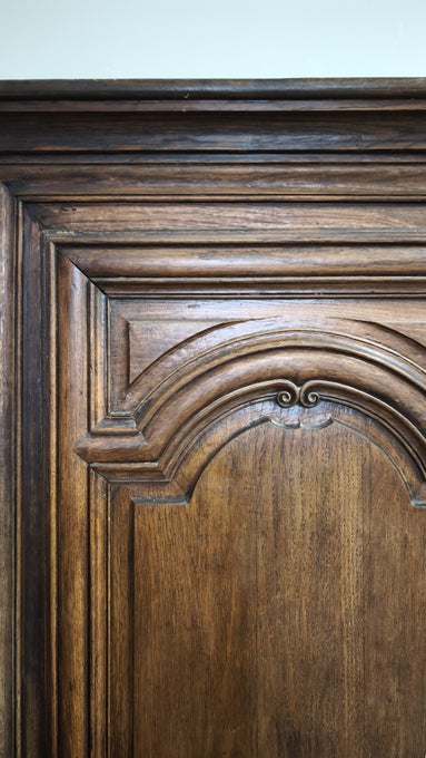 217 Armadio un'anta in legno massello
