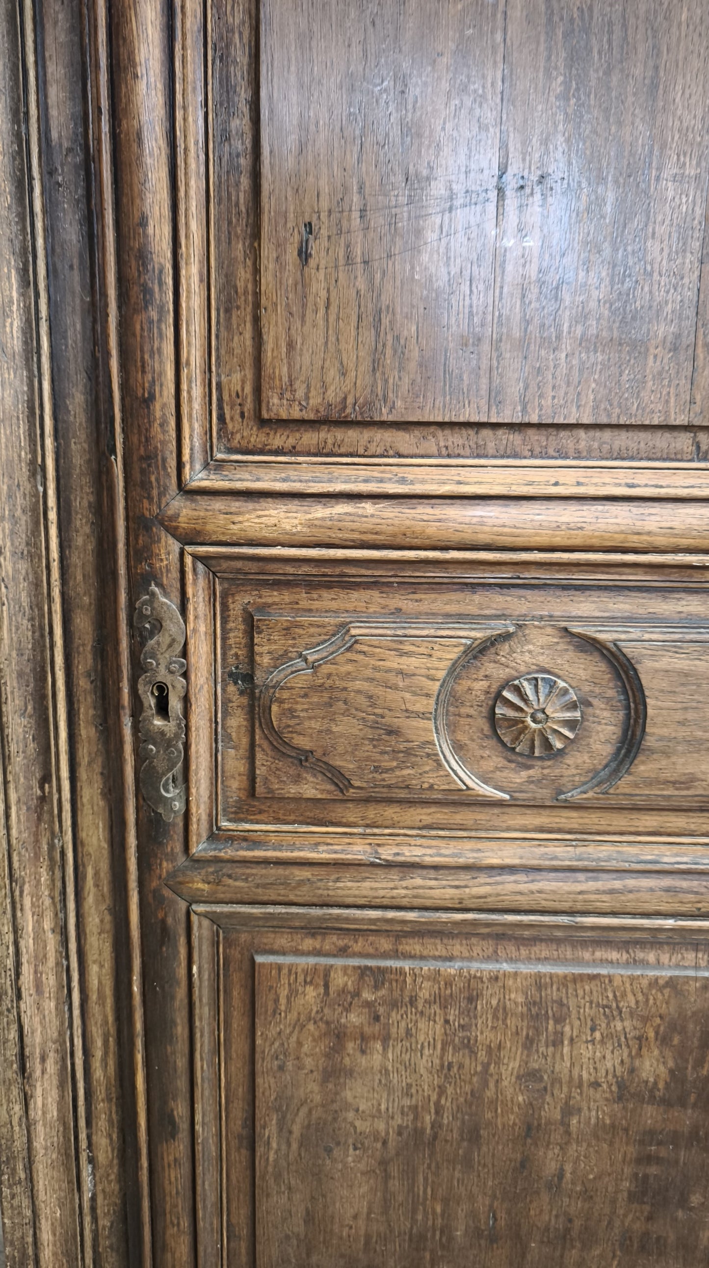 217 Armadio un'anta in legno massello