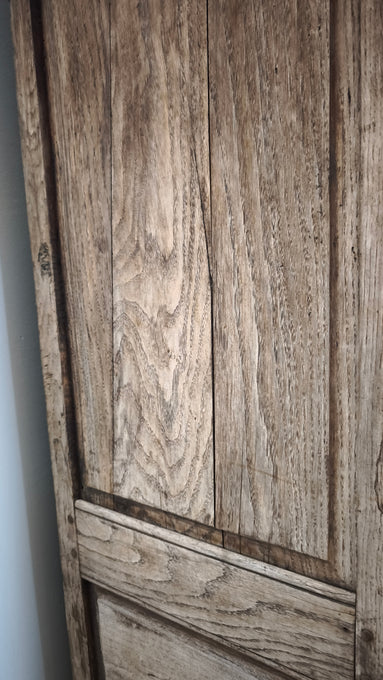 217 Armadio un'anta in legno massello
