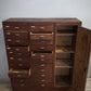 91853 Mobile archivio vintage in legno con 22 cassetti e uno sportello