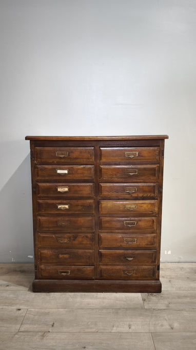 91854 Mobile archivio vintage in legno con 16 cassetti