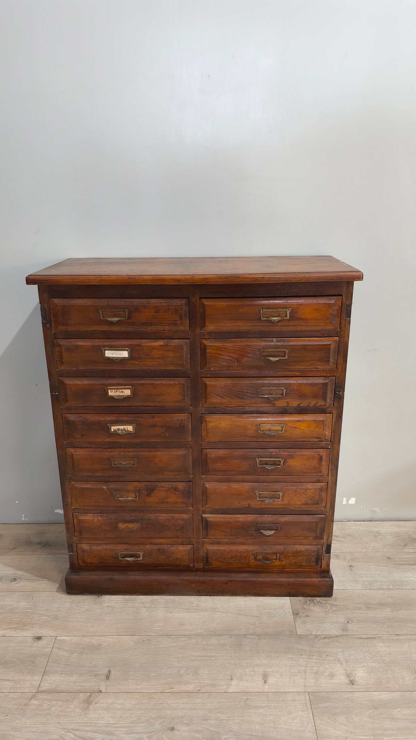 91854 Mobile archivio vintage in legno con 16 cassetti