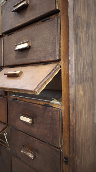 91855 Mobile archivio vintage in legno con 20 cassetti Anonima Castelli