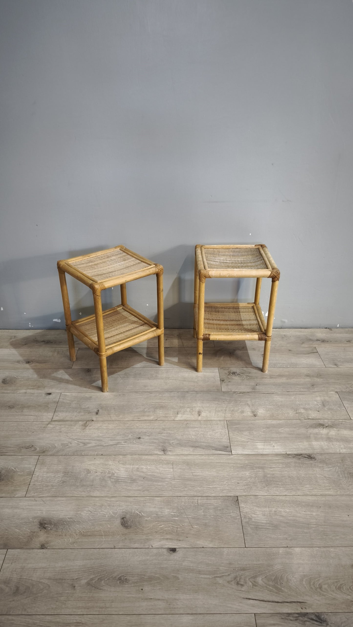 91831 Coppia di comodini in bambù