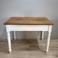 91943 Tavolo con base bianca e piano color legno
