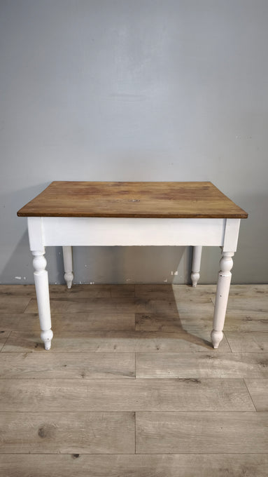 91943 Tavolo con base bianca e piano color legno