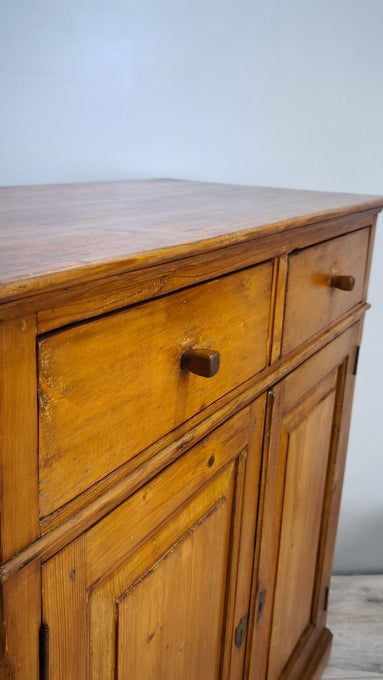 91941 Credenza in legno due cassetti e due sportelli