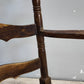 91946 Sedia a dondolo in legno e paglia