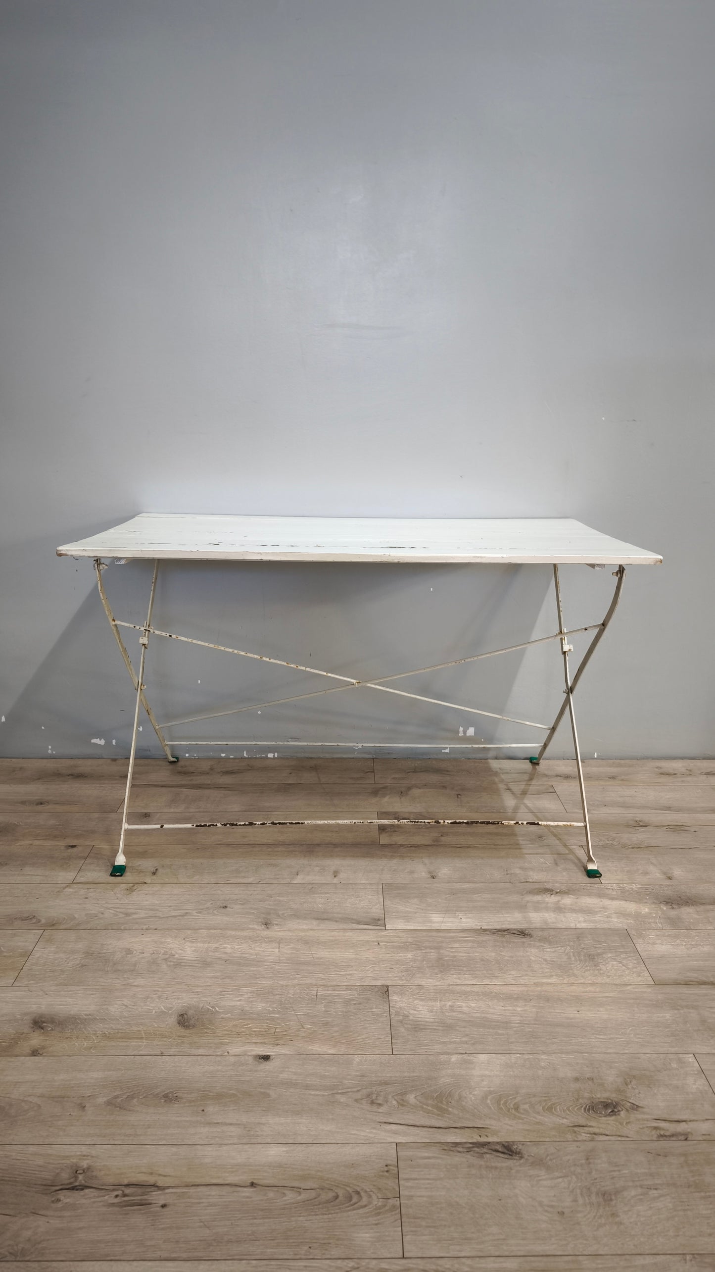 91963 Tavolo pieghevole bianco da esterno in ferro e legno