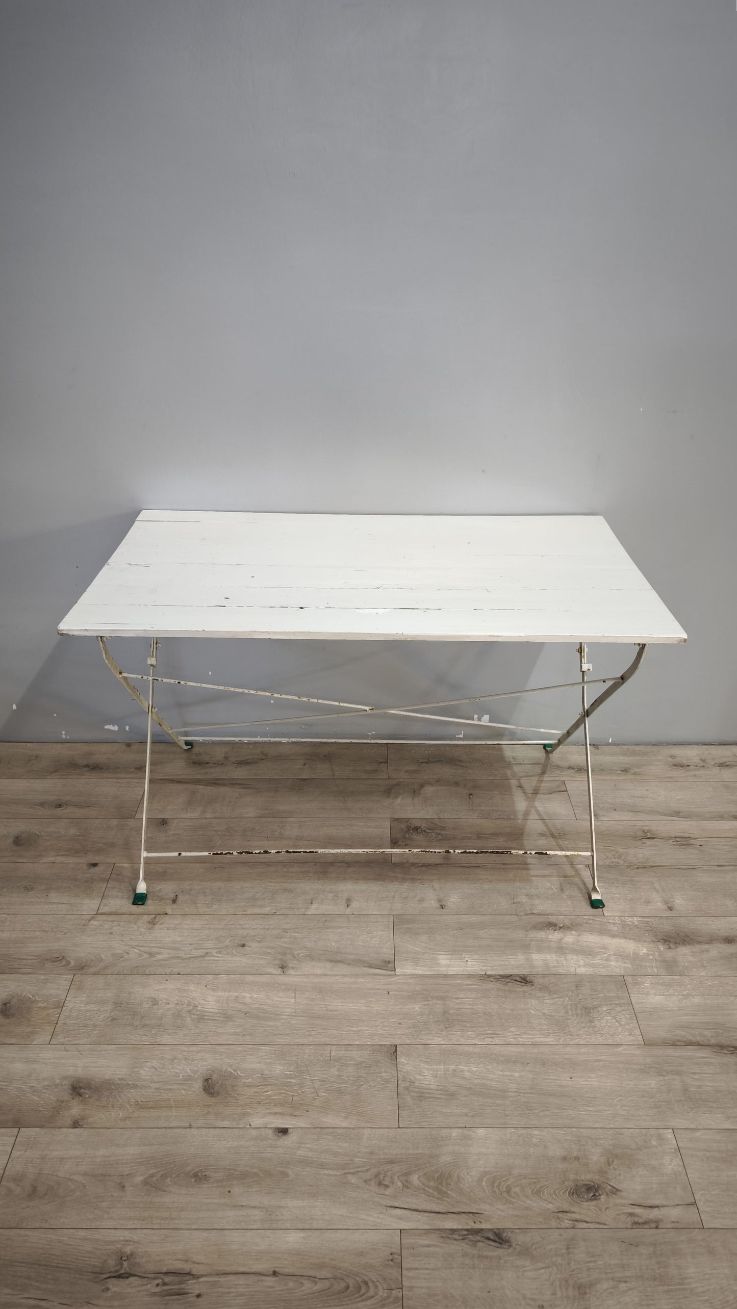 91963 Tavolo pieghevole bianco da esterno in ferro e legno