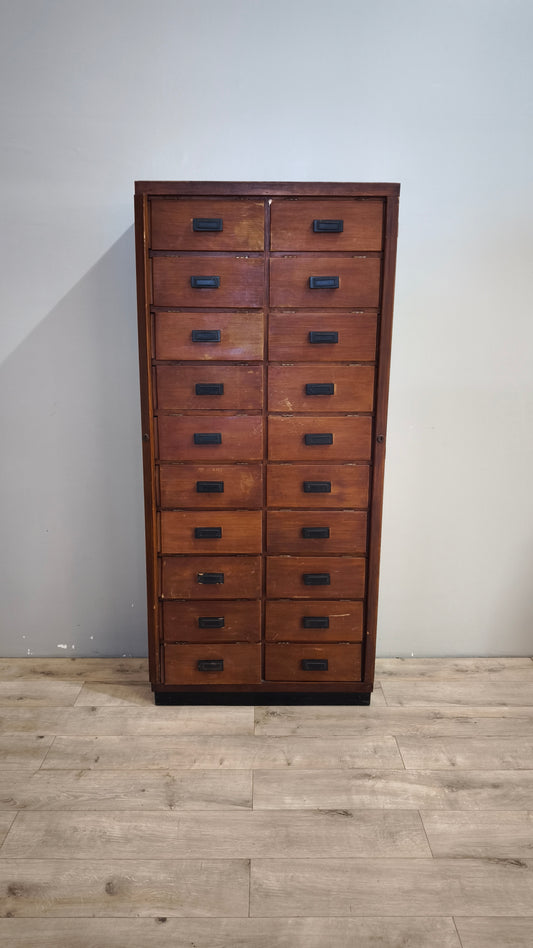 91855 Mobile archivio vintage in legno con 20 cassetti