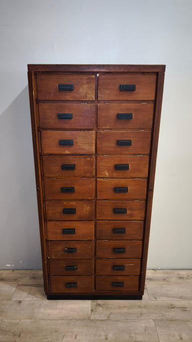 91855 Mobile archivio vintage in legno con 20 cassetti