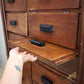 91855 Mobile archivio vintage in legno con 20 cassetti