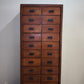 91855 Mobile archivio vintage in legno con 20 cassetti