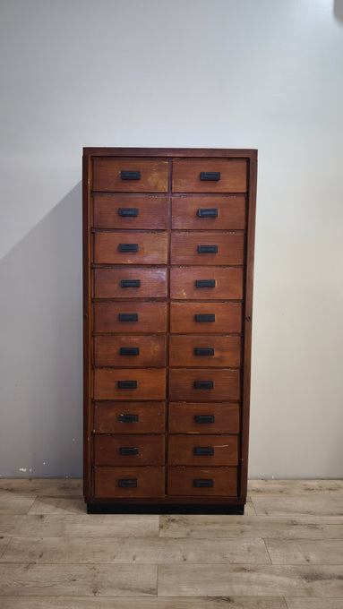 91855 Mobile archivio vintage in legno con 20 cassetti