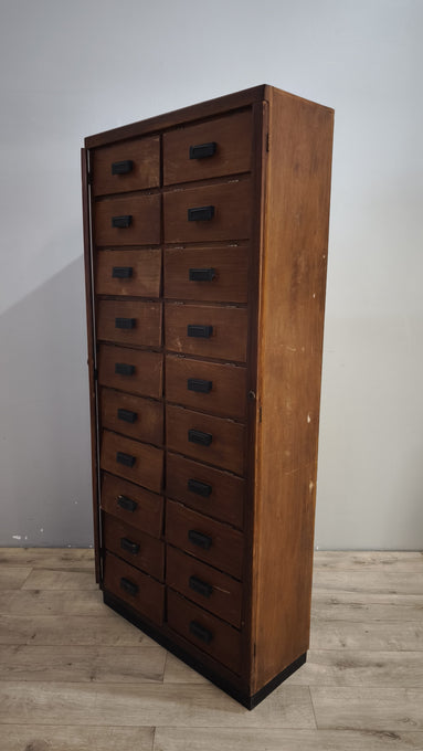 91855 Mobile archivio vintage in legno con 20 cassetti