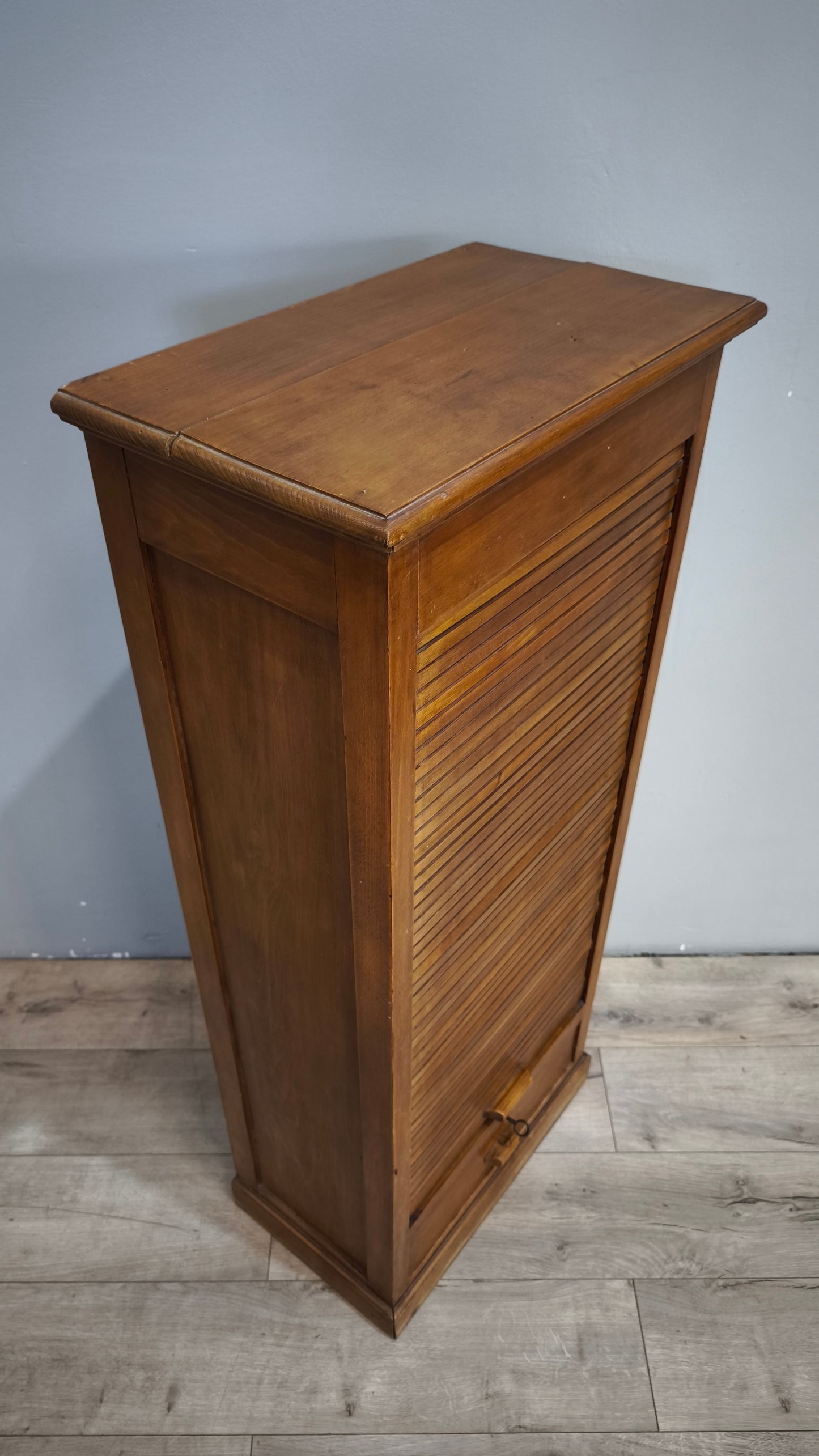 91960 Mobile a serrandina in legno